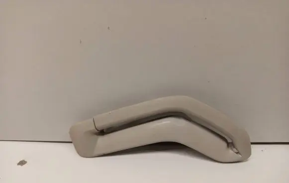 Volvo V70 Seat belt trim 