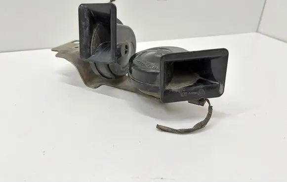 BMW 5 E60 E61 Horn signal 0092018