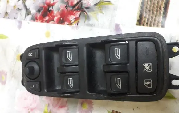 Volvo V50 Electric window control switch 30773212 081208
