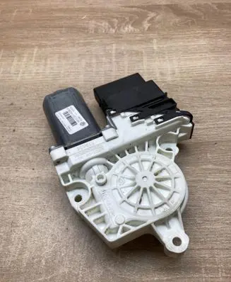 Volkswagen PASSAT B6 Rear door window regulator motor 3C9959704 975281