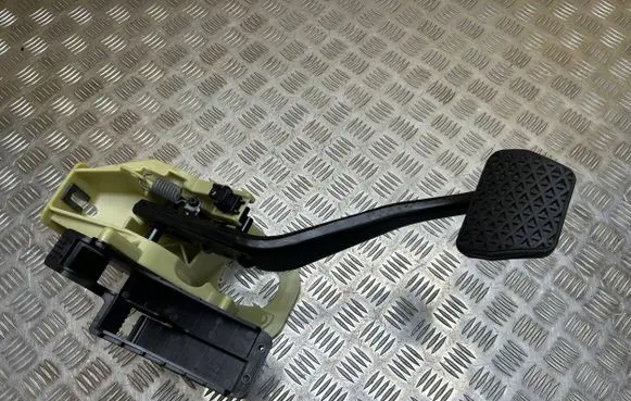 BMW 6 F06 Gran coupe Brake pedal 9144253