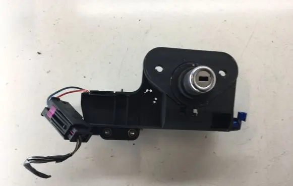 Opel Meriva A Tailgate exterior lock GM09183495