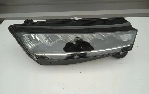Skoda Octavia Mk4 Headlight/headlamp 5E4941016