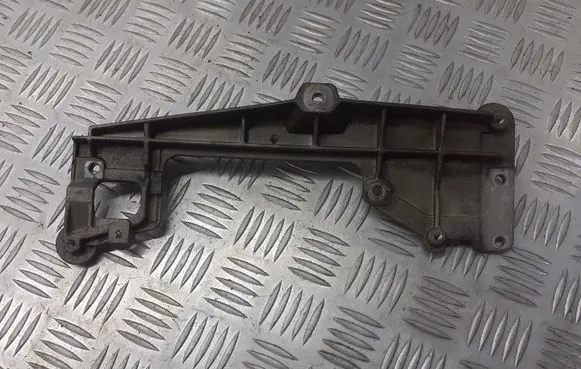 Volkswagen Golf Plus Engine mounting bracket 03G131159