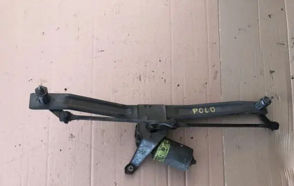 Volkswagen Polo II 86C 2F Front wiper linkage and motor 867955113A