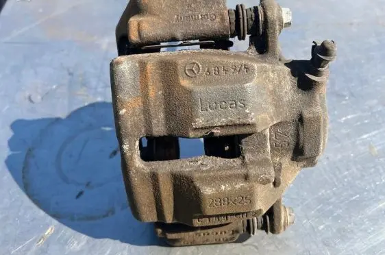 Mercedes-Benz C W203 Front brake caliper 684974