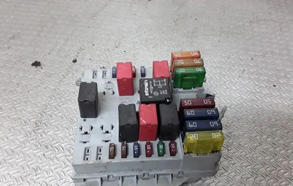 Fiat Punto (176) Fuse module 46835593