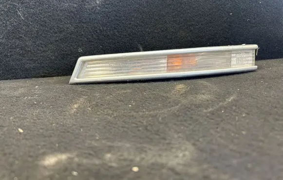 Volkswagen PASSAT B7 Front indicator light 3c0807717