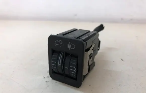 Volkswagen PASSAT B6 Headlight level height control switch 8L0971883