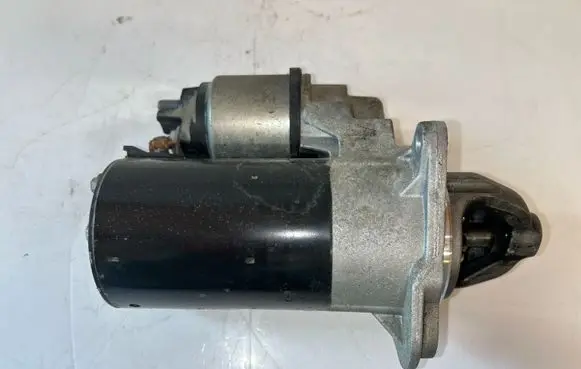 Opel Insignia A Starter motor 1005831925