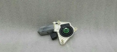 Mercedes-Benz CLA C117 X117 W117 Front door window regulator motor A2078200642