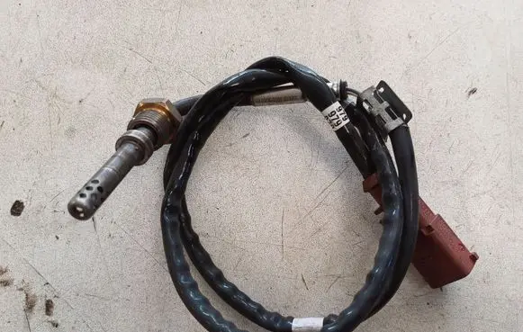 Skoda Octavia Mk2 (1Z) Exhaust gas temperature sensor 03L906088AJ