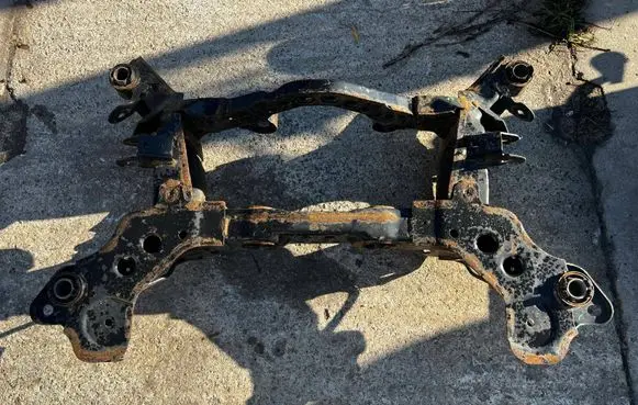 Ford Mondeo MK V Rear axle beam mounts housing 