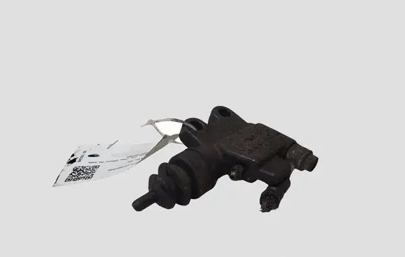 Nissan X-Trail T30 Clutch slave cylinder