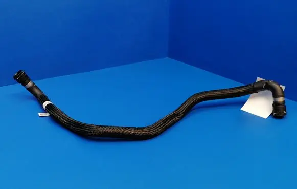 Land Rover Evoque II Engine coolant pipe/hose K8D27H255AB K8D27H255