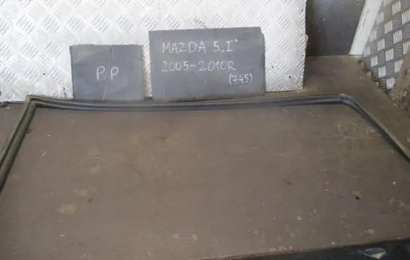 Mazda 5 Front door rubber seal 