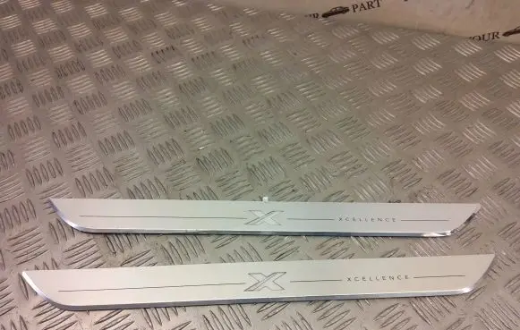 Seat Leon IV Front sill trim cover 5FA947417