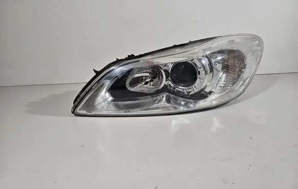 Volvo C30 Headlight/headlamp 18932563487