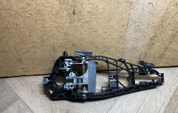 BMW 2 F45 Rear door exterior handle/bracket 7401210 51217401210