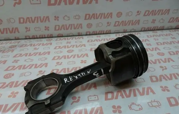 SsangYong Rexton Piston with connecting rod 