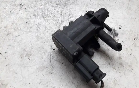 Vacuum valve