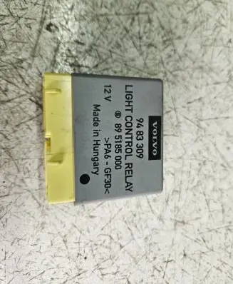 Volvo S70 V70 V70 XC Light relay 9483309