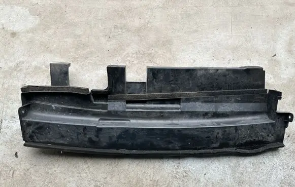 Nissan X-Trail T32 Intercooler air guide/duct channel 
