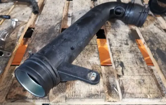 Audi A3 S3 8P Air intake hose/pipe 1K0129654AR