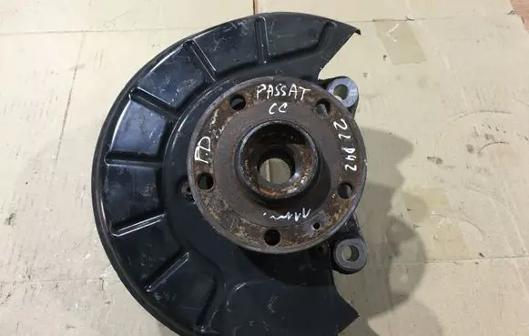 Volkswagen PASSAT CC Front wheel hub spindle knuckle