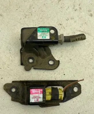 Toyota RAV 4 (XA20) Airbag deployment crash/impact sensor 8917442030 1876004210