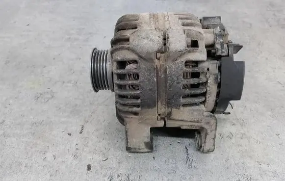 Opel Corsa C Generator/alternator 13143128