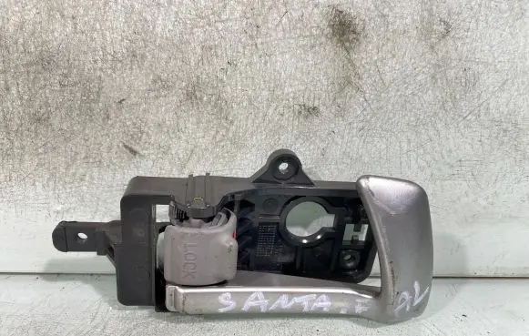 Hyundai Santa Fe Rear door interior handle