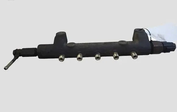 Nissan X-Trail T30 Fuel main line pipe