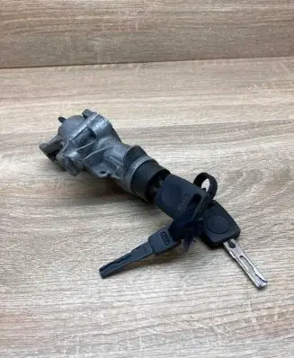 Skoda Fabia Mk2 (5J) Ignition lock 4B0905851C WithKey