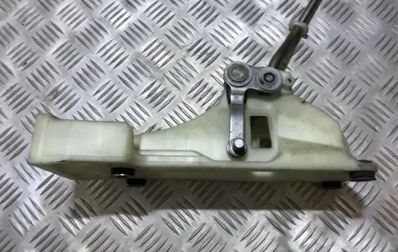 Toyota Avensis T220 Gear shifter/selector