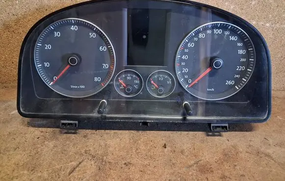 Volkswagen Touran I Speedometer (instrument cluster) 1T0920872E VWZ7Z0F3693510 V0011000