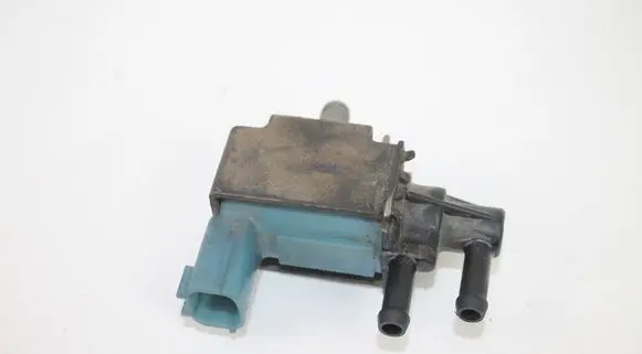 Infiniti FX Valve vacuum A83600