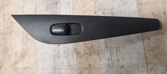 Nissan Altima Electric window control switch 82960