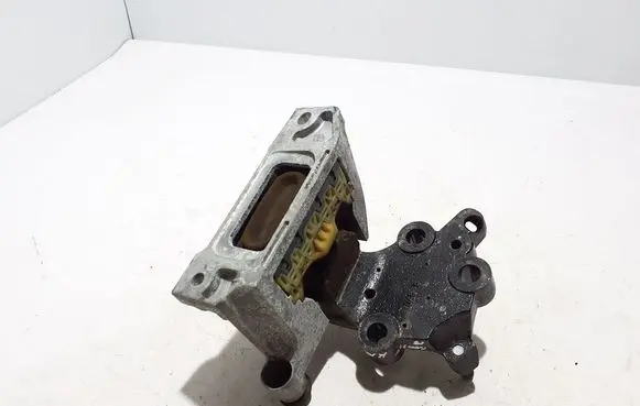 Chrysler Pacifica Engine mount bracket 68237966AF