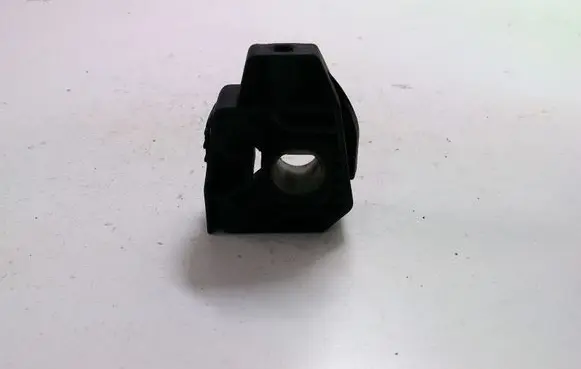 Radiator mount bracket