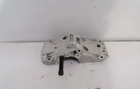 BMW 4 F32 F33 Generator/alternator bracket 7619250