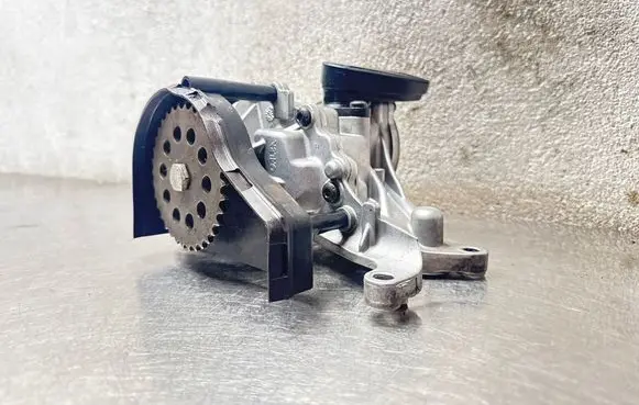 Opel Astra K Oil pump 55573786