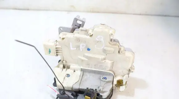 Audi A6 S6 C6 4F Front door lock