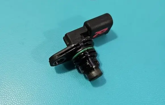 Volkswagen Tiguan Camshaft position sensor 030907601E IMPRK1581782