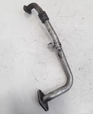 Volkswagen PASSAT B6 Coolant pipe/hose 036131521
