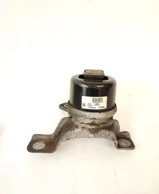 Volvo S60 Engine mount bracket 31330135