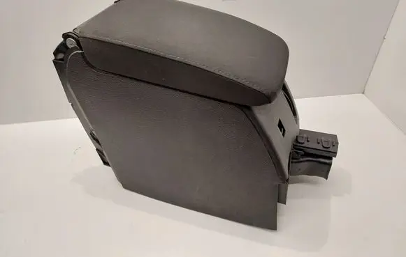 Volkswagen Golf VI Armrest 1K5864251C