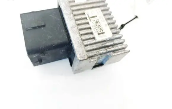 Peugeot 5008 Glow plug pre-heat relay 9663824880 AV6112A343BA