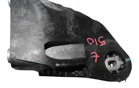 Mercedes-Benz C W206 Engine mounting bracket A6542236400