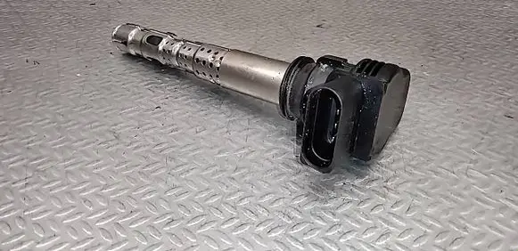 Volkswagen PASSAT B6 High voltage ignition coil 06F905115F